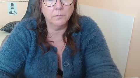 laureanne online show from 12.04.24