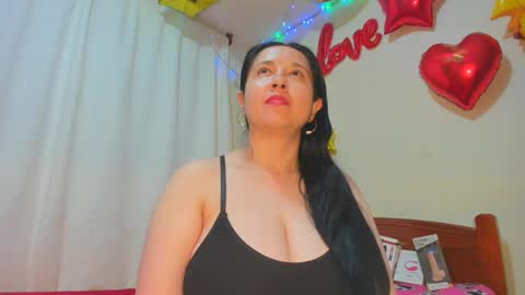Snapshot of laureen777 chatting on 01.11.25 laureen777 online show from 01.11.25