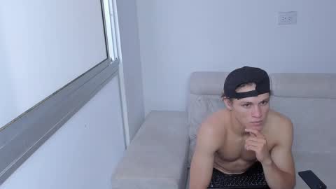 Laureent online show from 02.24.25