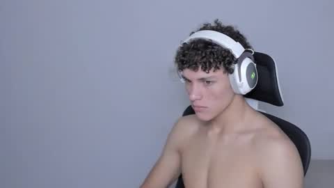 Laureent online show from 10.06.25