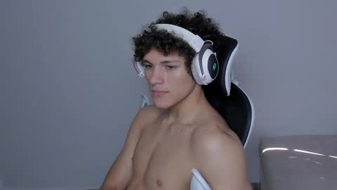 Laureent online show from 11.06.25