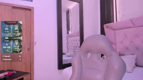 Laurem online show from 09.16.25