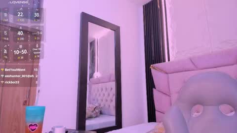 Laurem online show from 09.17.25