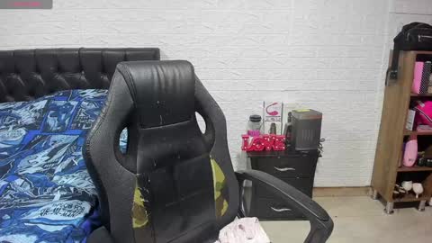 Lauren Independent model online show from 01.13.25