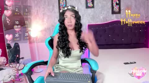 Snapshot of lauren_smiles chatting on 10.20.25 Lulu online show from 10.20.25