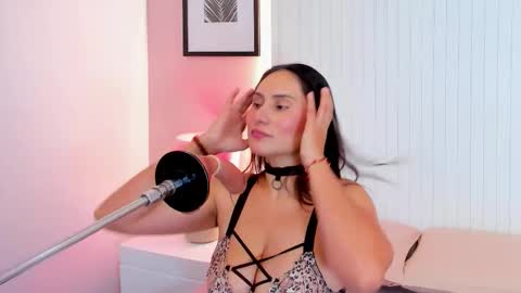 lauren_stone_ online show from 12.18.25