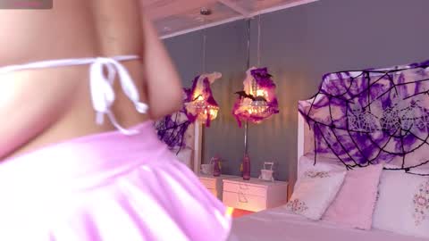 Lauren  online show from 10.31.25