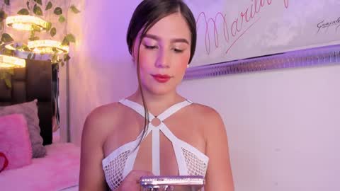 Snapshot of laurenblonde22 chatting on 01.27.25 Lauren Blonde online show from 01.27.25