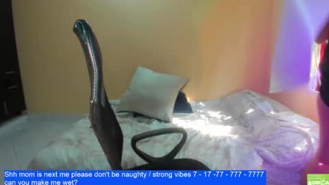 Snapshot of laurengirls1 chatting on 12.09.24 onlyfan laureng7 - 7 laureng2 online show from 12.09.24