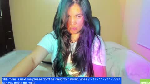 Snapshot of laurengirls1 chatting on 12.15.24 onlyfan laureng7 - 7 laureng2 online show from 12.15.24