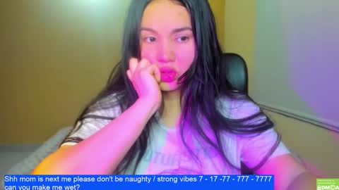 Snapshot of laurengirls1 chatting on 12.27.24 onlyfan laureng7 - 7 laureng2 online show from 12.27.24