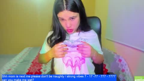 Snapshot of laurengirls1 chatting on 12.28.24 onlyfan laureng7 - 7 laureng2 online show from 12.28.24