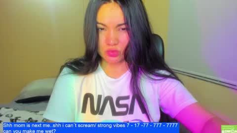 Snapshot of laurengirls1 chatting on 01.14.25 onlyfan laureng7 - 7 laureng2 online show from 01.14.25