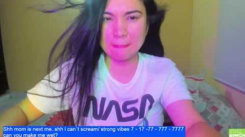 Snapshot of laurengirls1 chatting on 01.26.25 onlyfan laureng7 - 7 laureng2 online show from 01.26.25