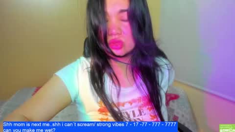Snapshot of laurengirls1 chatting on 02.03.25 onlyfan laureng7 - 7 laureng2 online show from 02.03.25