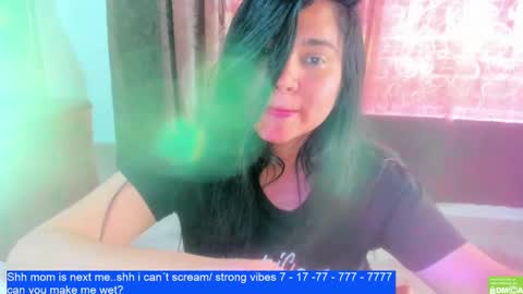 Snapshot of laurengirls1 chatting on 02.11.25 onlyfan laureng7 - 7 laureng2 online show from 02.11.25