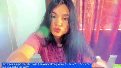Snapshot of laurengirls1 chatting on 02.26.25 onlyfan laureng7 - 7 laureng2 online show from 02.26.25