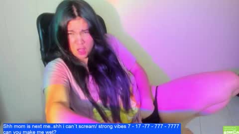 Snapshot of laurengirls1 chatting on 03.07.25 onlyfan laureng7 - 7 laureng2 online show from 03.07.25