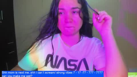 Snapshot of laurengirls1 chatting on 03.10.25 onlyfan laureng7 - 7 laureng2 online show from 03.10.25