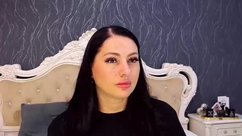 Laura online show from 11.05.25