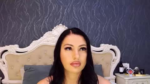 Laura online show from 11.13.25