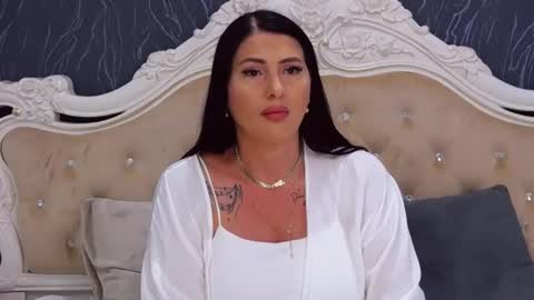 Laura online show from 07.08.26