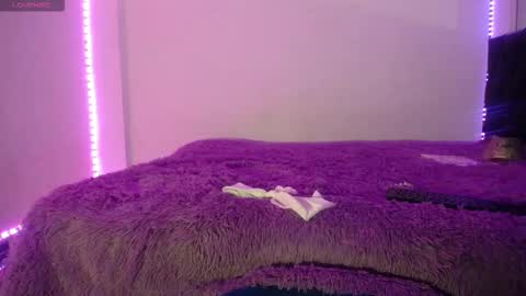 laurenkenner28_ online show from 10.14.25