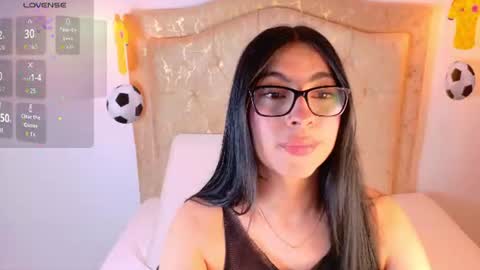 Snapshot of laurenn_smitth chatting on 06.13.26 laurenn_smitth online show from 06.13.26