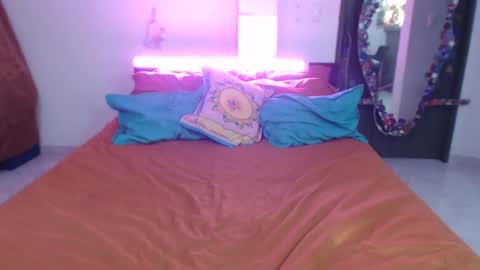 Snapshot of laurenphillipsx chatting on 10.17.25 Lauren online show from 10.17.25