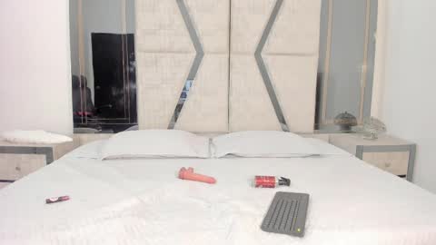 Snapshot of laurensnow1_ chatting on 09.18.25 Lauren  online show from 09.18.25