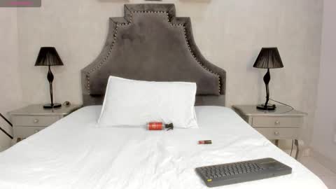 Snapshot of laurensnow1_ chatting on 11.04.25 Lauren  online show from 11.04.25