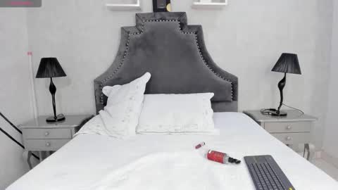 Lauren  online show from 11.18.25