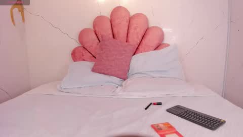 Lauren  online show from 02.24.26