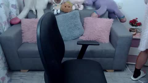 Laura online show from 02.11.25