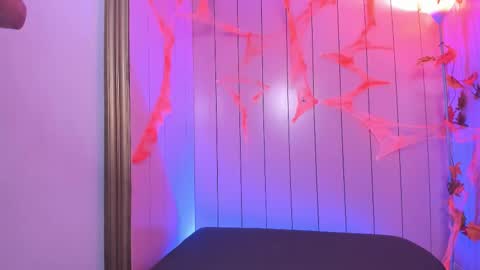 laurent_scott_ online show from 10.24.25