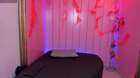 laurent_scott_ online show from 10.30.25