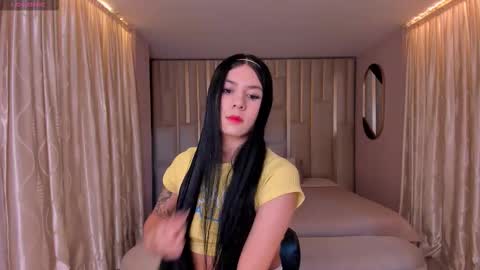 Snapshot of laurentconnor chatting on 11.04.25 Lau online show from 11.04.25