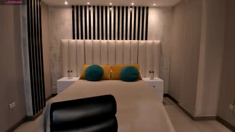 Lau  online show from 12.21.25