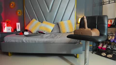 LAUREN My schedule 1400 - 2200 GMT -5 online show from 01.07.25