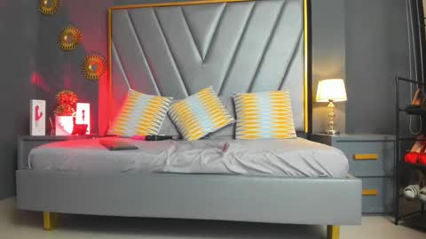 LAUREN My schedule 1400 - 2200 GMT -5 online show from 02.20.25