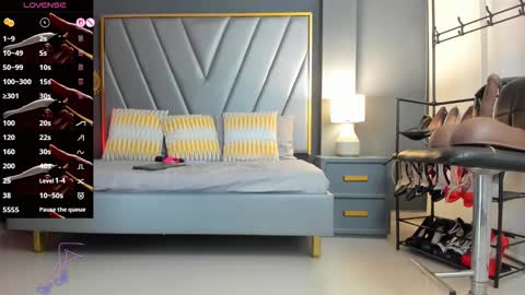 LAUREN My schedule 1400 - 2200 GMT -5 online show from 10.28.25