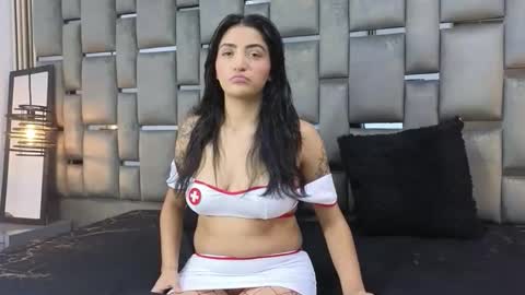 Snapshot of lauri_thx chatting on 12.19.25 lauri_thx online show from 12.19.25