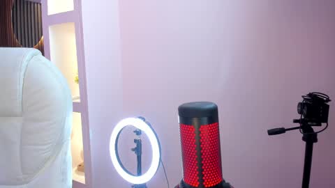 Lau Roberts online show from 03.10.25