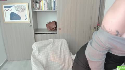 Lauryn online show from 11.24.25