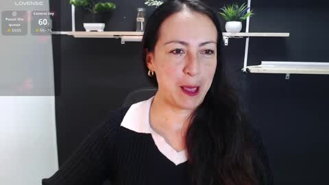 Snapshot of lauryn_jones chatting on 05.14.26 Laury online show from 05.14.26