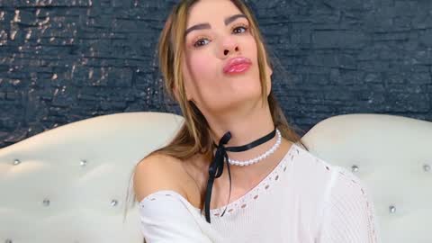 Snapshot of lauryncopper chatting on 01.09.25 Lauryn online show from 01.09.25