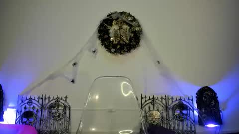  LaurynJeffers  online show from 09.25.25