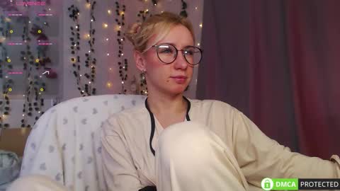 Mia online show from 02.24.26