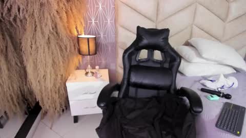 laya online show from 11.13.25