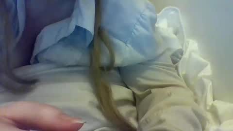 Snapshot of layannalea chatting on 10.20.25 layannalea online show from 10.20.25